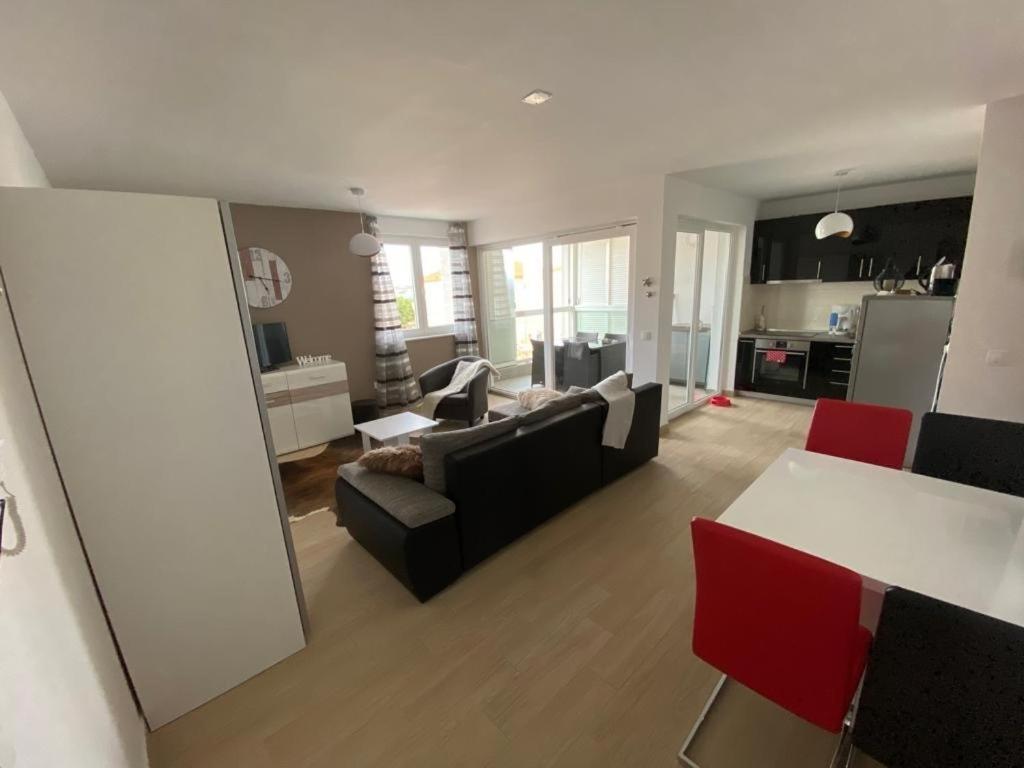 Apartman Erika Nin Εξωτερικό φωτογραφία