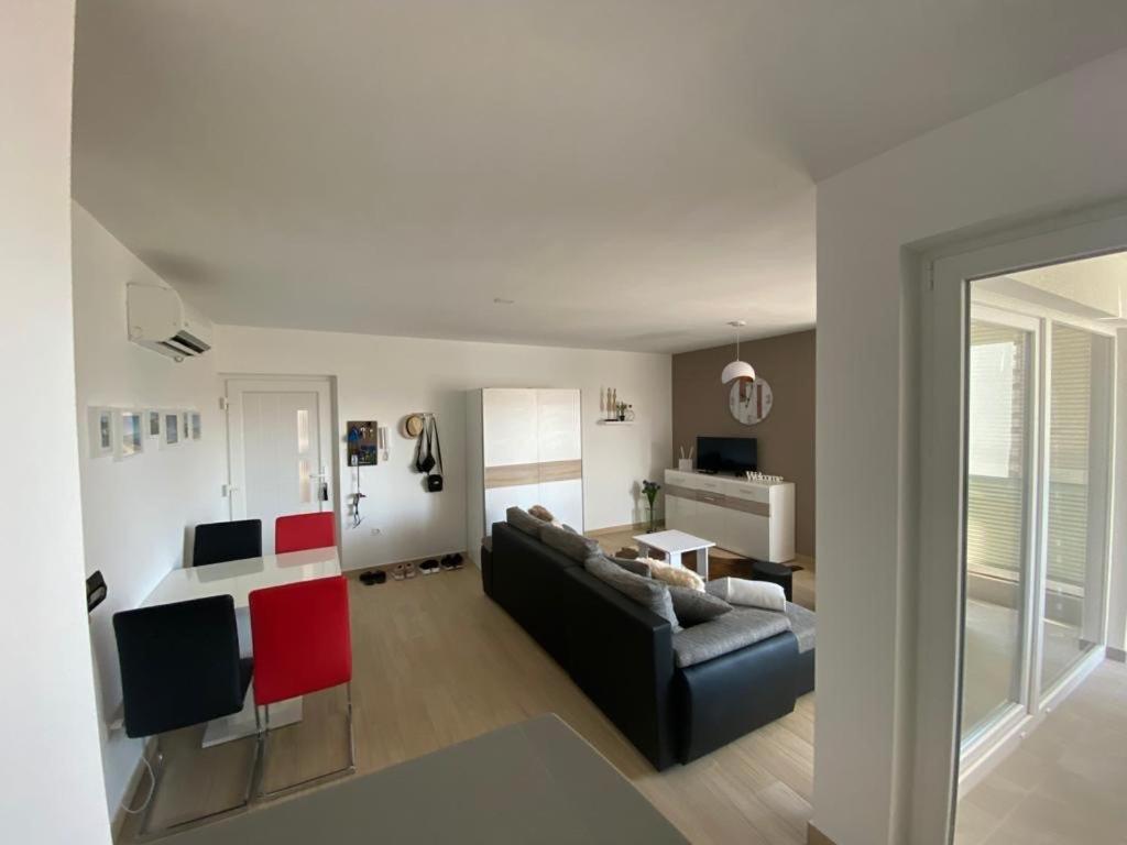 Apartman Erika Nin Εξωτερικό φωτογραφία